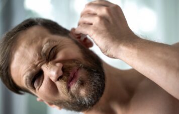 Krople do uszu z antybiotykiem na receptę. Leki na zapalenie ucha